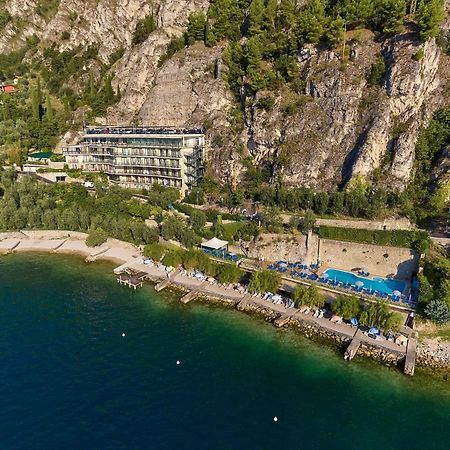 Hotel Astor リモーネ・スル・ガルダ エクステリア 写真