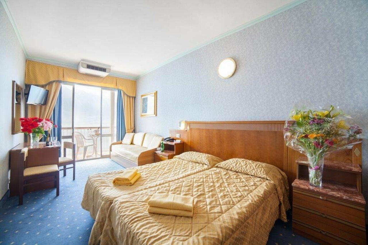 Hotel Astor リモーネ・スル・ガルダ エクステリア 写真