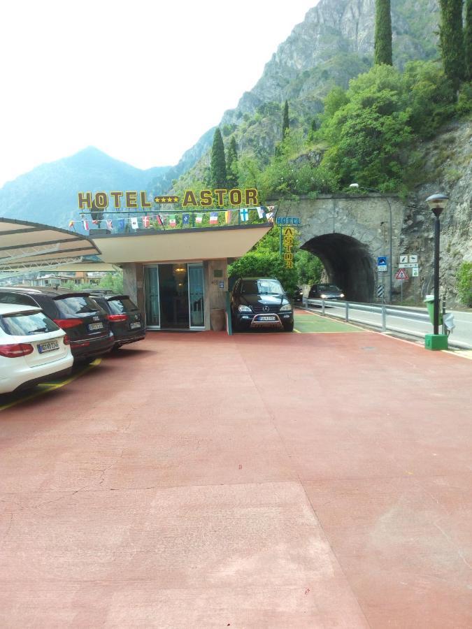 Hotel Astor リモーネ・スル・ガルダ エクステリア 写真