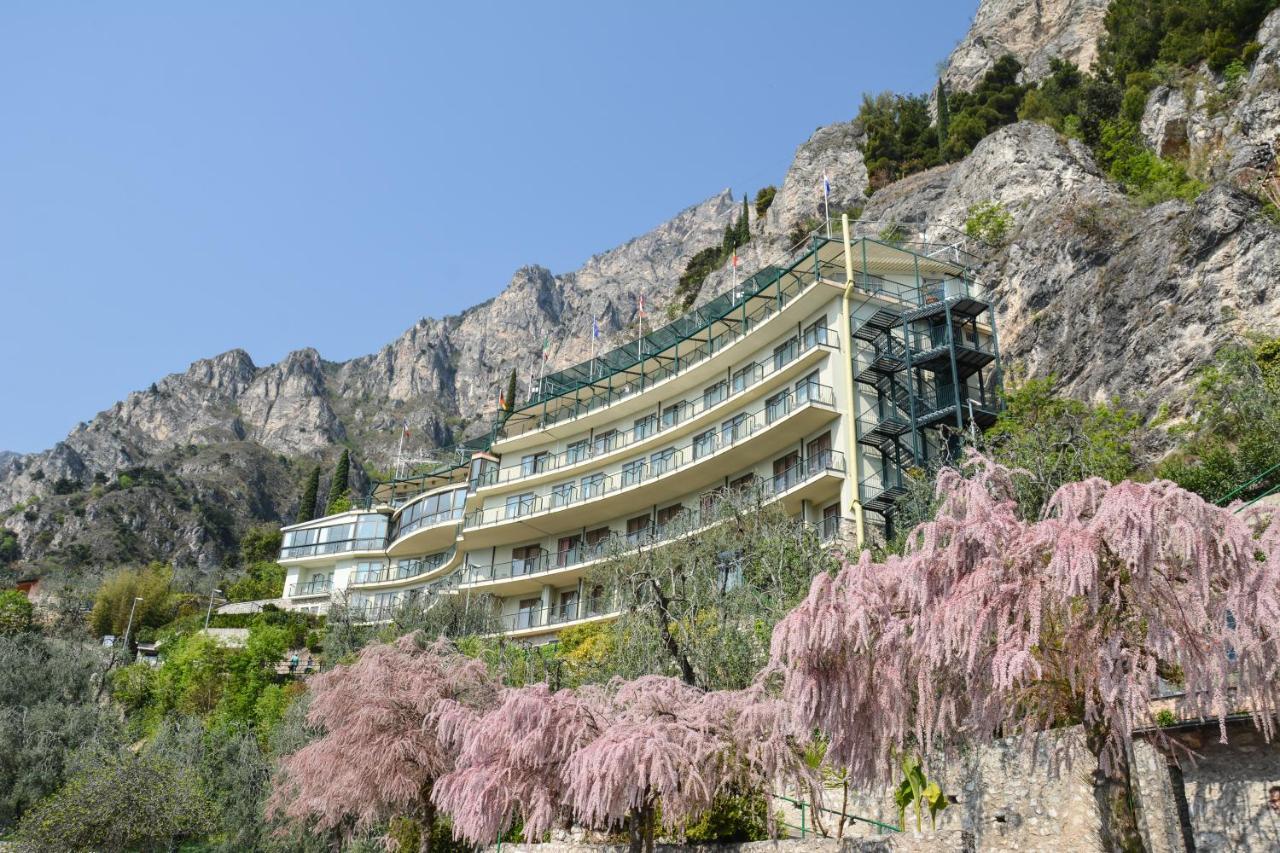 Hotel Astor リモーネ・スル・ガルダ エクステリア 写真