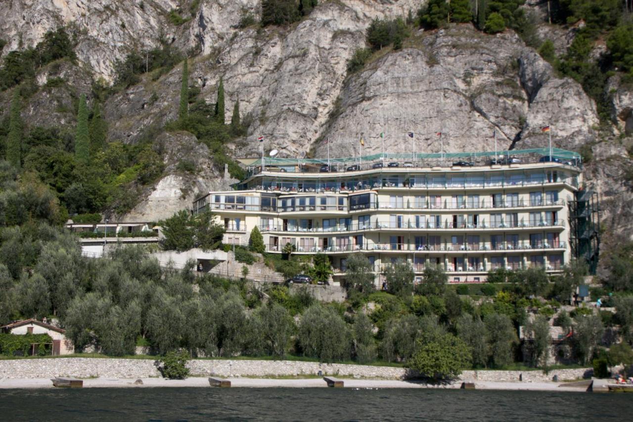 Hotel Astor リモーネ・スル・ガルダ エクステリア 写真
