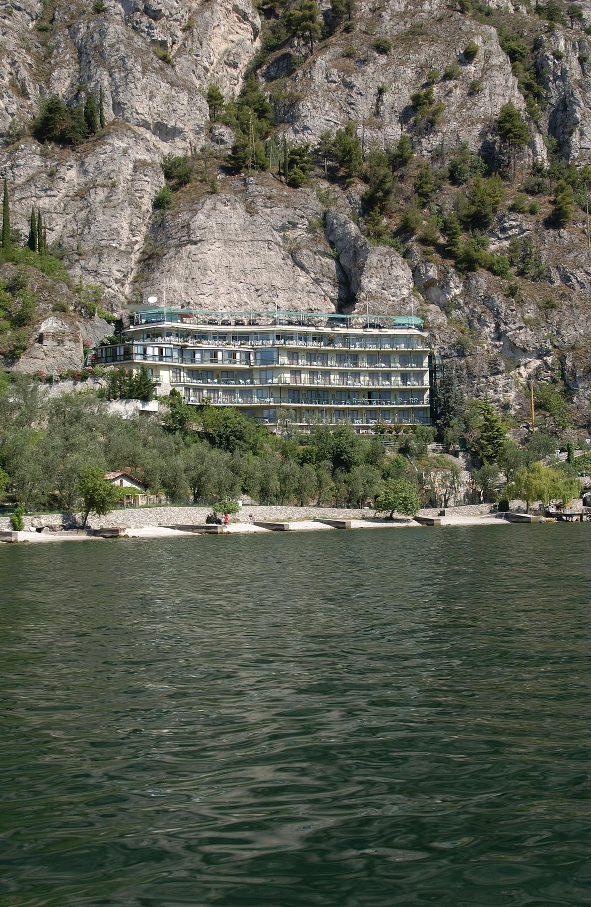 Hotel Astor リモーネ・スル・ガルダ エクステリア 写真